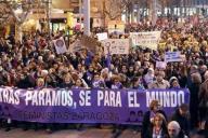 В Испании из-за забастовки феминисток на 8 марта отменили 300 поездов