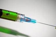 В Беларуси легализовали скандальную вакцину «Эупента»