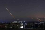 Израиль пошел танками на Сирию и нанес ракетный удар