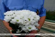 Минчанин отобрал цветы у 75-летнего дедушки, чтобы оказать знак внимания своей избраннице