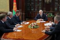 Лукашенко настораживает «не только скромный, но и крайне неустойчивый» рост экономики
