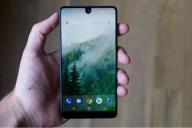 Essential тестирует новый смартфон 