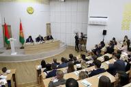 Учитель с учеником сидит нога за ногу и курит - Лукашенко раскритиковал школы